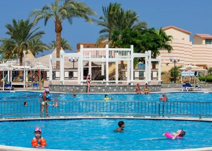 Mirage Bay Aquapark Lilyland Suites * Хургада