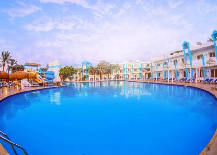 Апарт-отель Mirage Bay Aquapark Lilyland Suites